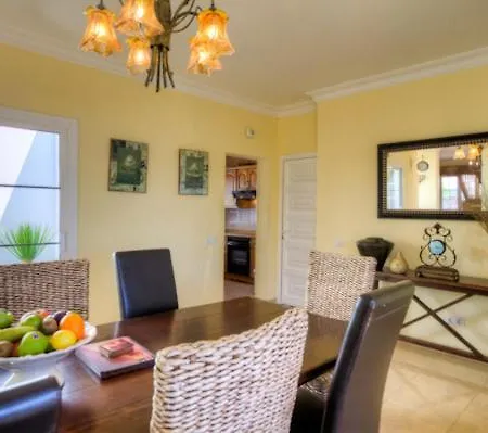 Puerto Del Carmen Sleeps 8 With Pool And Wifi Puerto del Carmen (Lanzarote)
