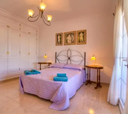 Puerto Del Carmen Sleeps 8 With Pool And Wifi * Puerto del Carmen (Lanzarote)
