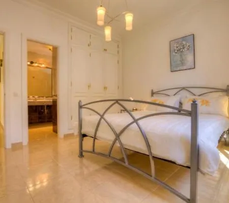 Villa Puerto Del Carmen Sleeps 8 With Pool And Wifi