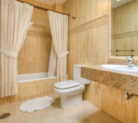 Puerto Del Carmen Sleeps 8 With Pool And Wifi * Puerto del Carmen (Lanzarote)